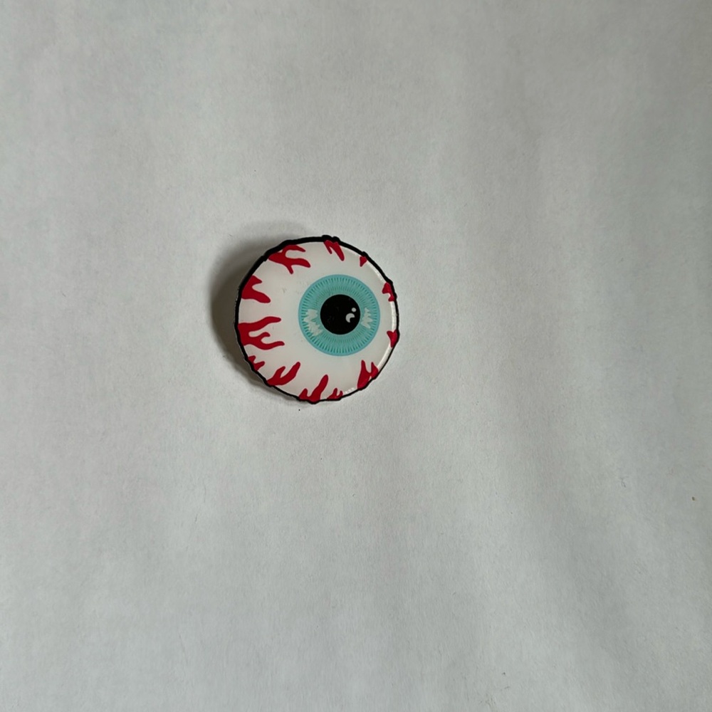Fashion pin - free with a purchase of an item